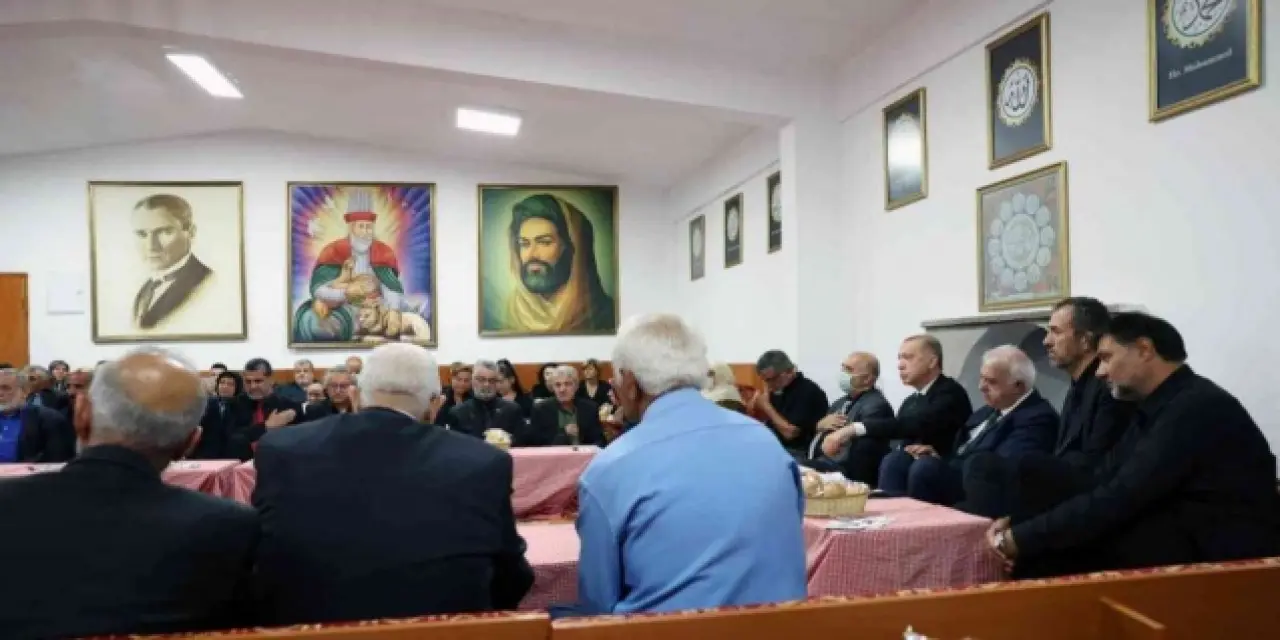 Alevi dedeleri cemevinde Cumhurbaşkanı Erdoğan ile iftarını yaptı