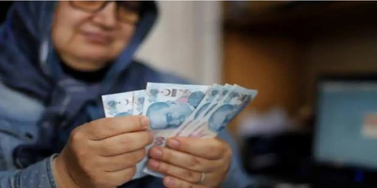 Emekli Maaşlarına Zam Beklentisi: Düşük Emekli Maaşları İçin Yeniden Umut Doğdu, Düşük Emekli Maaşlarının Zammı İlk Kez Konuşuldu!