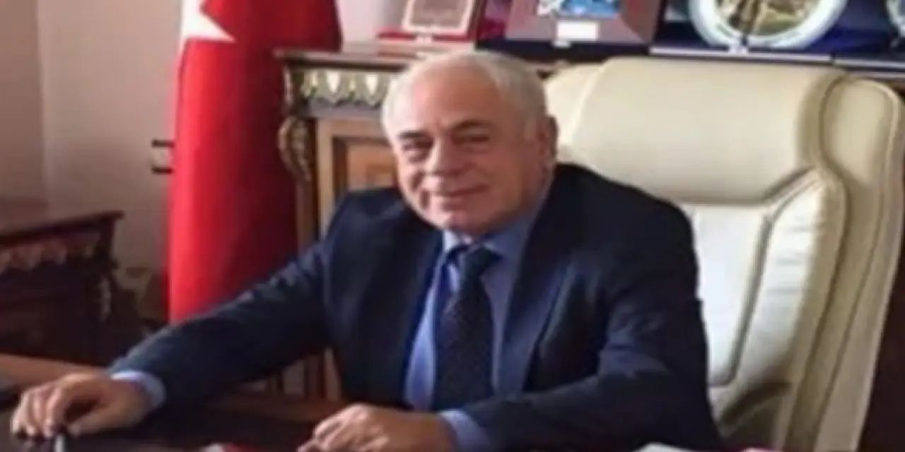 Usulsüz olarak işe alımları açıkladı, partiden istifa etti