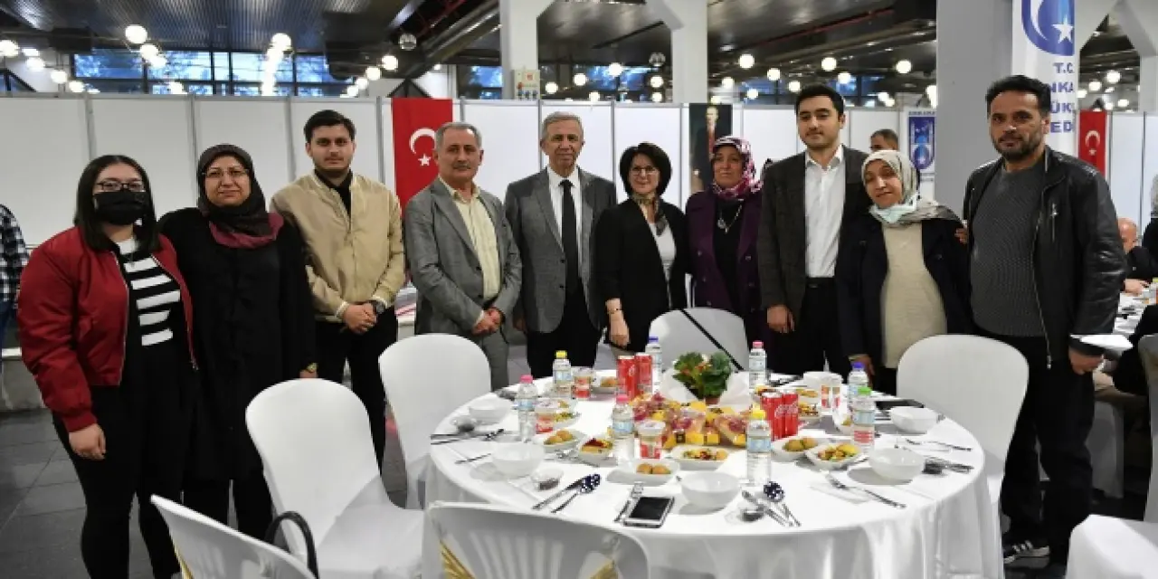 ABB BAŞKANI MANSUR YAVAŞ ORUCUNU ŞEHİT YAKINLARI VE GAZİLERLE AÇTI