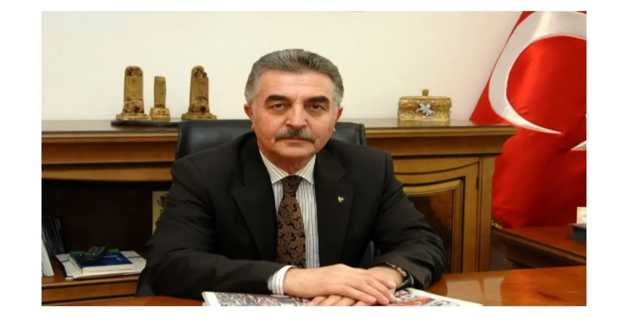 İsmet Büyükataman Kimdir?
