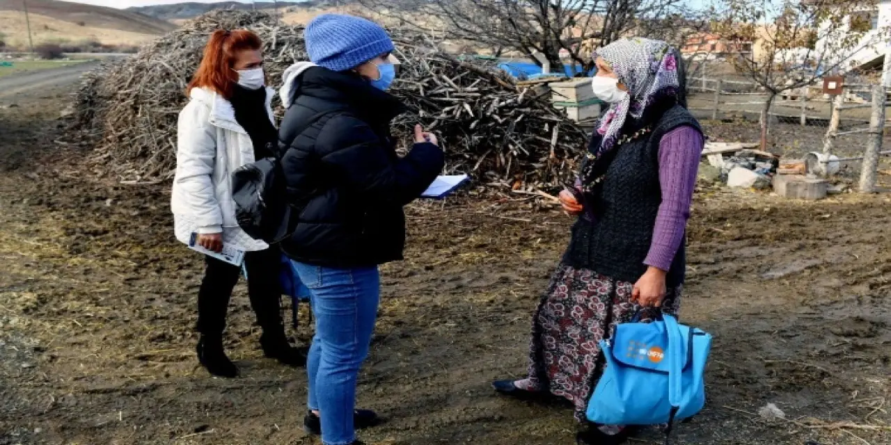 Ankara Büyükşehir Belediyesi’nden kadınlara hijyen çantası