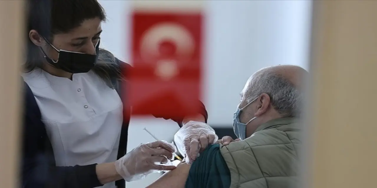 Sağlık Bakanlığı'ndan Çift Doz Aşı Yaptıranlar İçin Güzel Haber