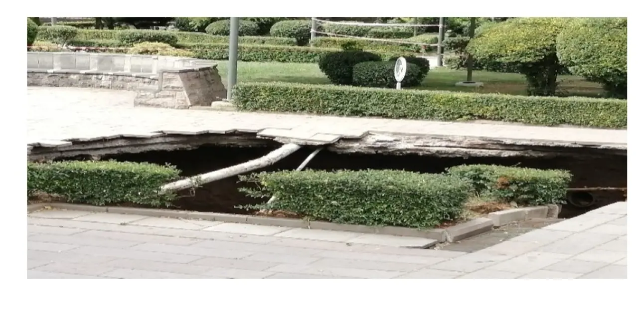 Ankara Güvenpark'ta çukur oluştu