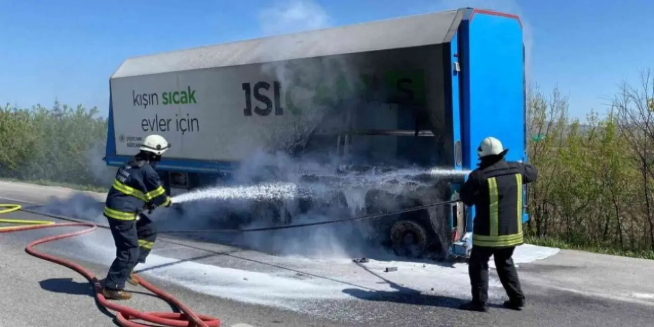 Cam yüklü tır alev alev yandı