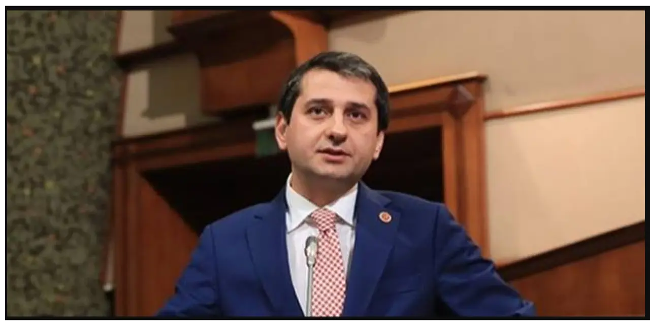 Cumhurbaşkanı Erdoğan’ın taktığı güneş gözlüğü gündeme oturdu