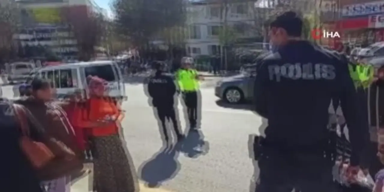 Ankara’da karşıya geçmeye çalışan yayaya araba çarptı