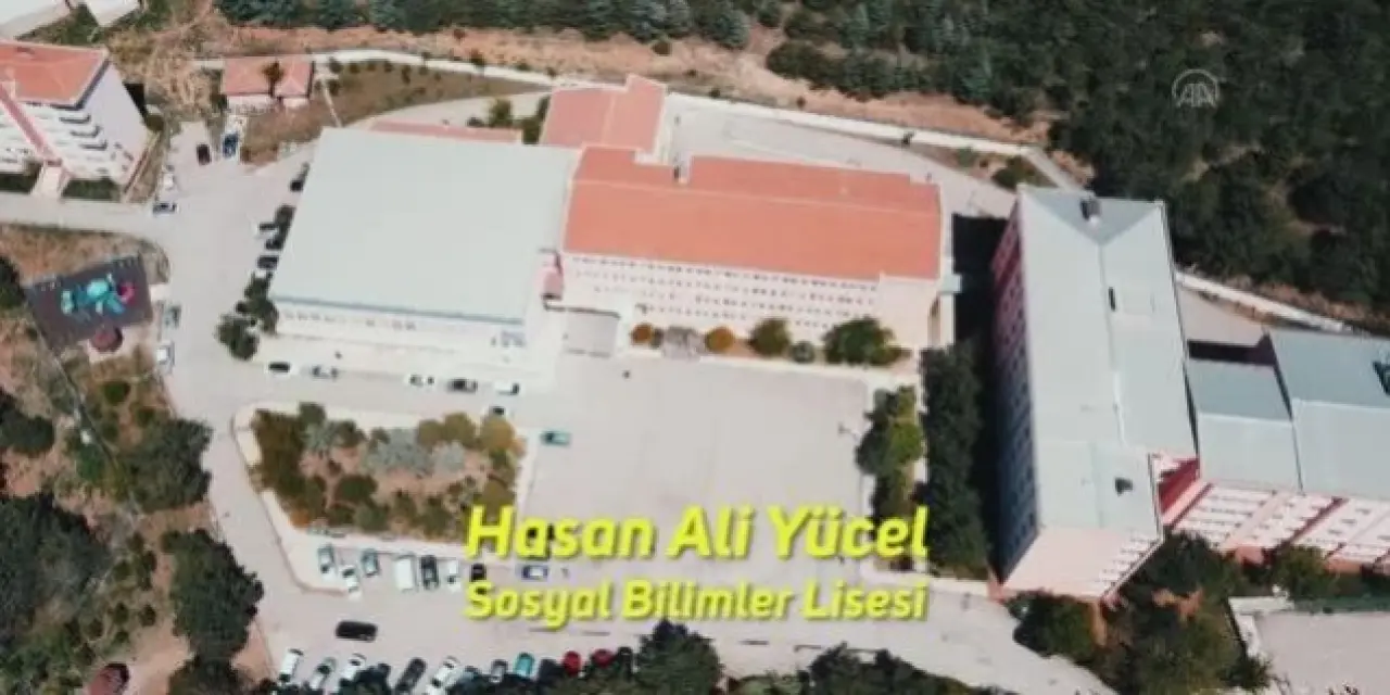 MKE Ankaragücü'nde futbolcular liseli öğrencilerle maç yaptı