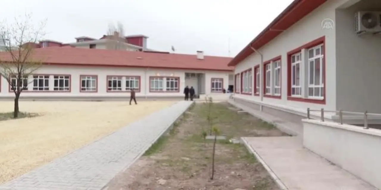 Ankara’daki meslek lisesi elektronik kart üretiyor