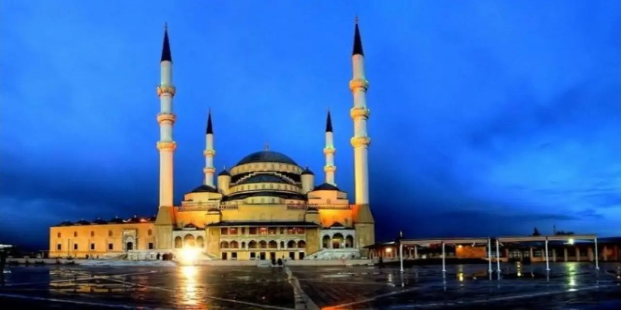 Kocatepe Camii Nerededir? Kocatepe Camisi Özellikleri, Tarihi, Hikayesi ve Mimarı Hakkında Bilgi